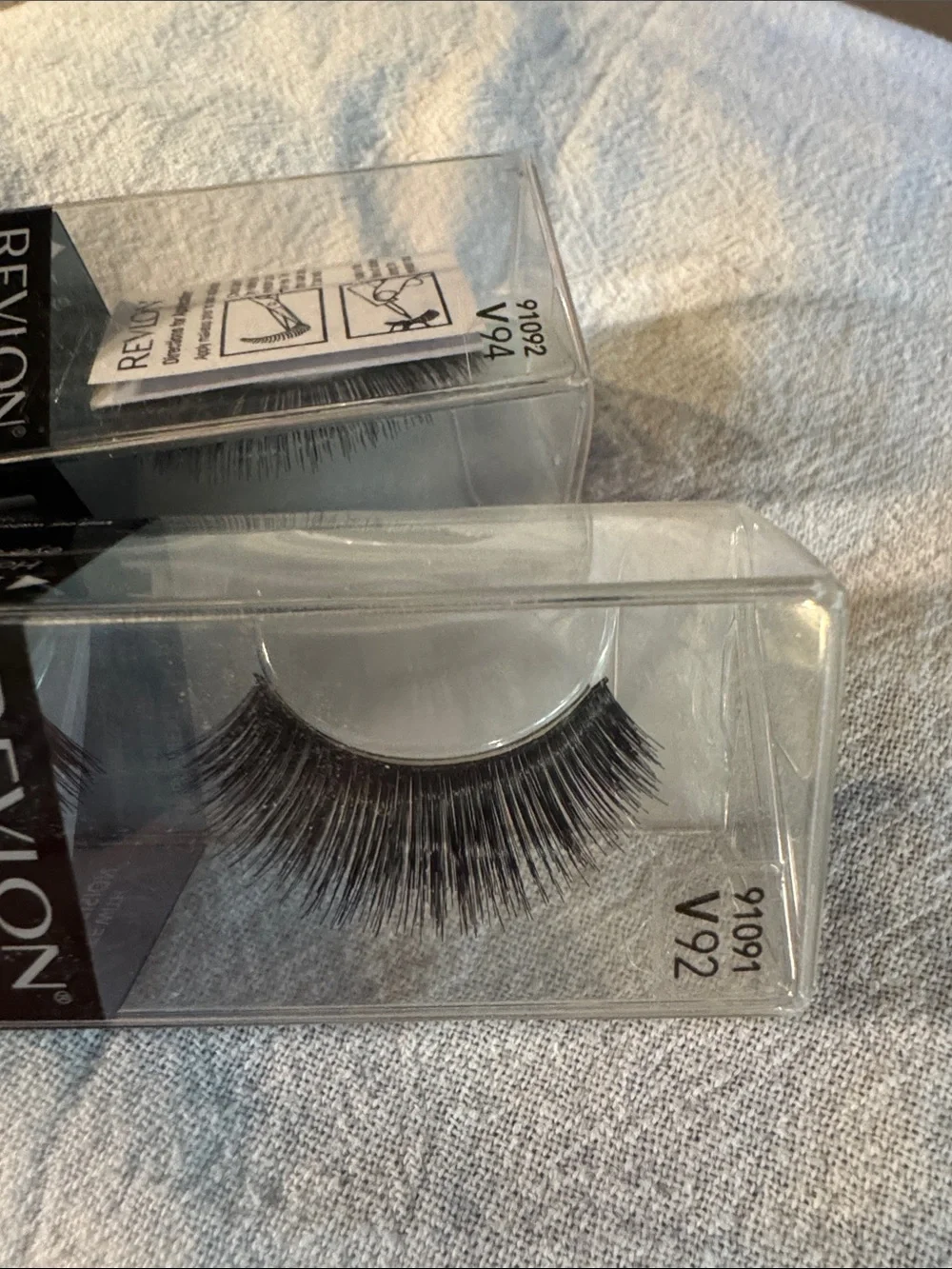 Revlon Volumize Featherlight Volumize False Eyelashes - Black